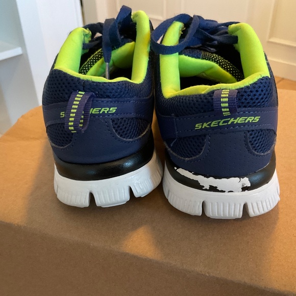 Sketchers boys runners - size 3Y - Picture 3 of 9